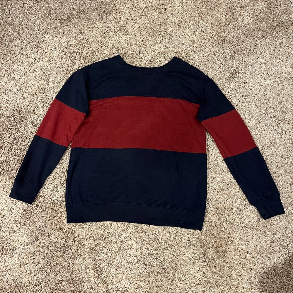 Velvet Heart Women's Navy and Burgundy Sweater